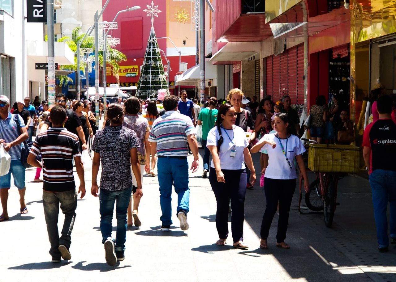 Dia do Servidor Público: veja o 
que abre e o que fecha no feriado da terça (28)