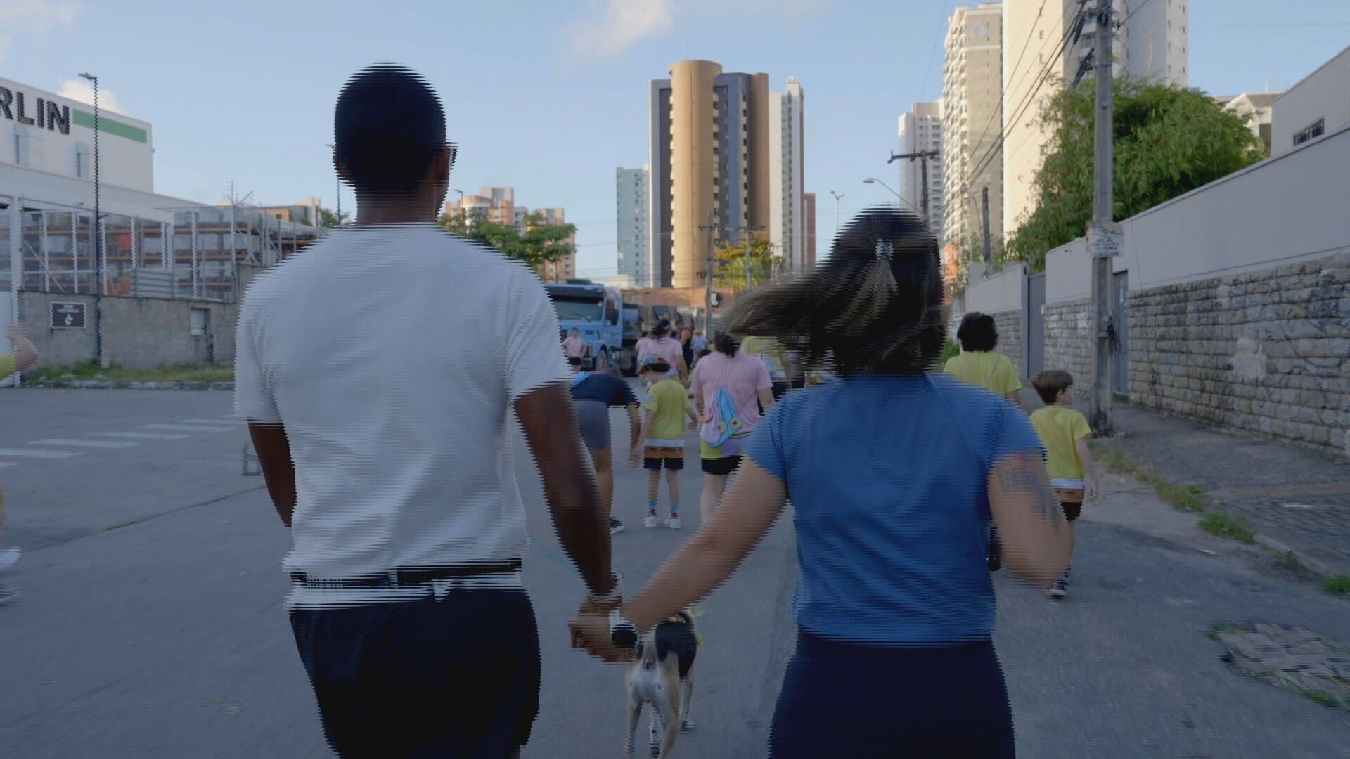 Amor na pista: corridas de rua viram cenário de romance e paquera com 'código secreto' na cor da meia; VÍDEO