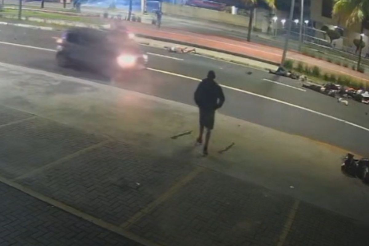 Acidente entre motos deixa mulher morta e dois feridos no litoral de SP; VÍDEO