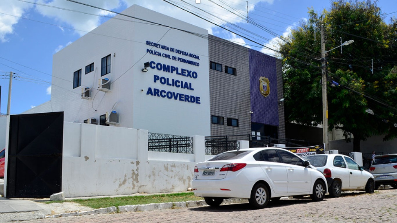 Idoso morre após colidir em animal na PE-300, em Manari