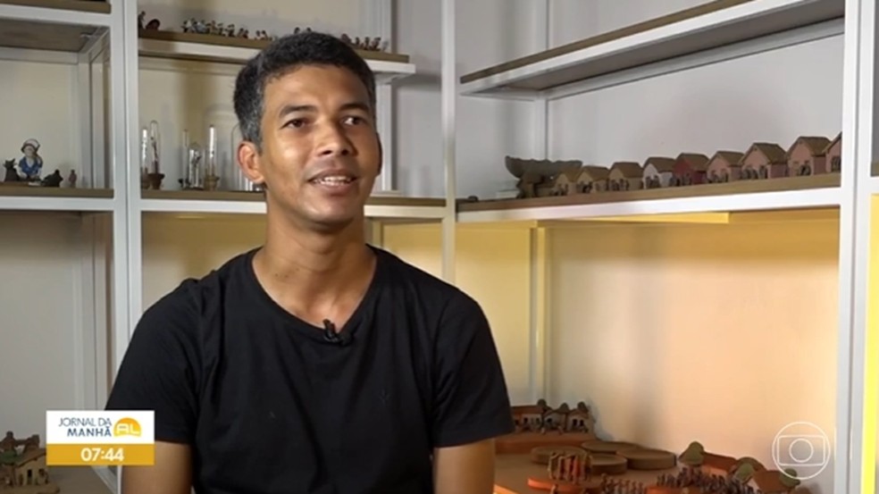 Artesão alagoano Cláudio Henrique Freire da Silva, de 33 anos. — Foto: Reprodução/ Tv Asa Branca Alagoas