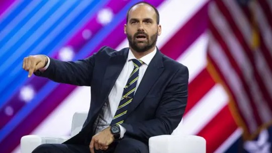 Em mensagem, Eduardo cita que dinheiro para Dark Horse vindo do Brasil seria 'problemático'