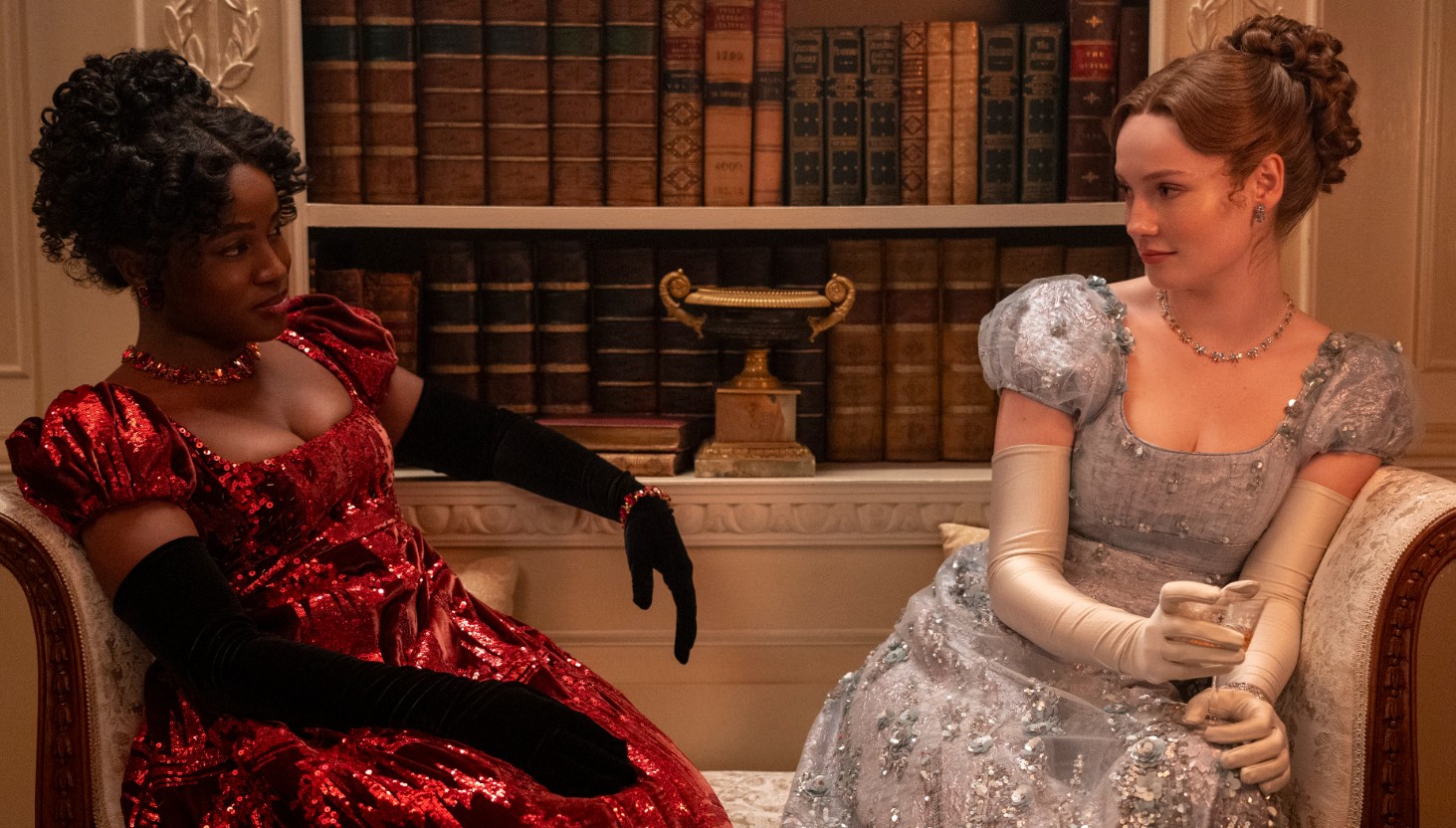 Francesca e Michaela? Atrizes falam sobre virada dramática em 'Bridgerton' e futuro da série