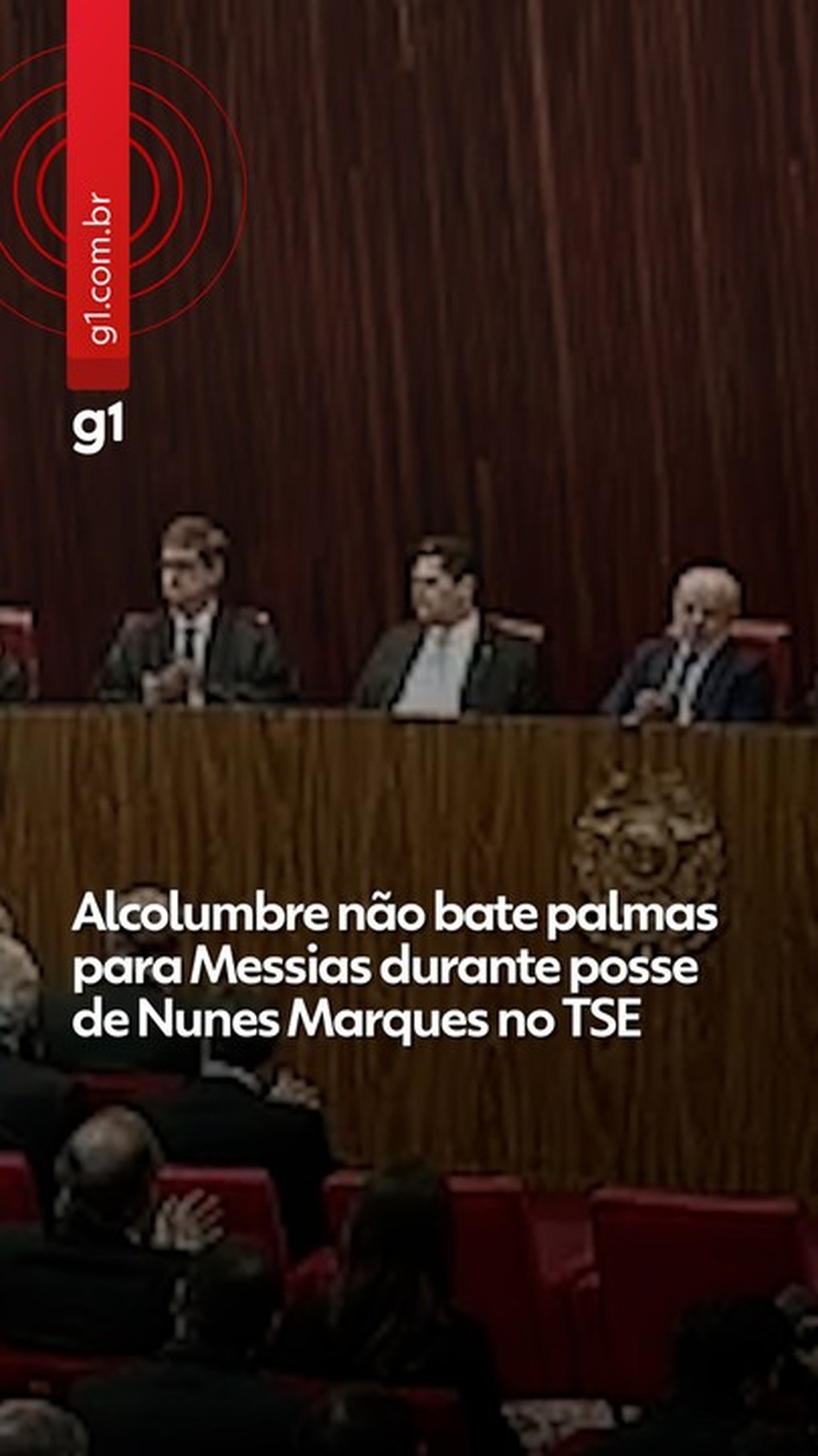 Alcolumbre não bate palmas para Messias durante posse de Nunes Marques no TSE