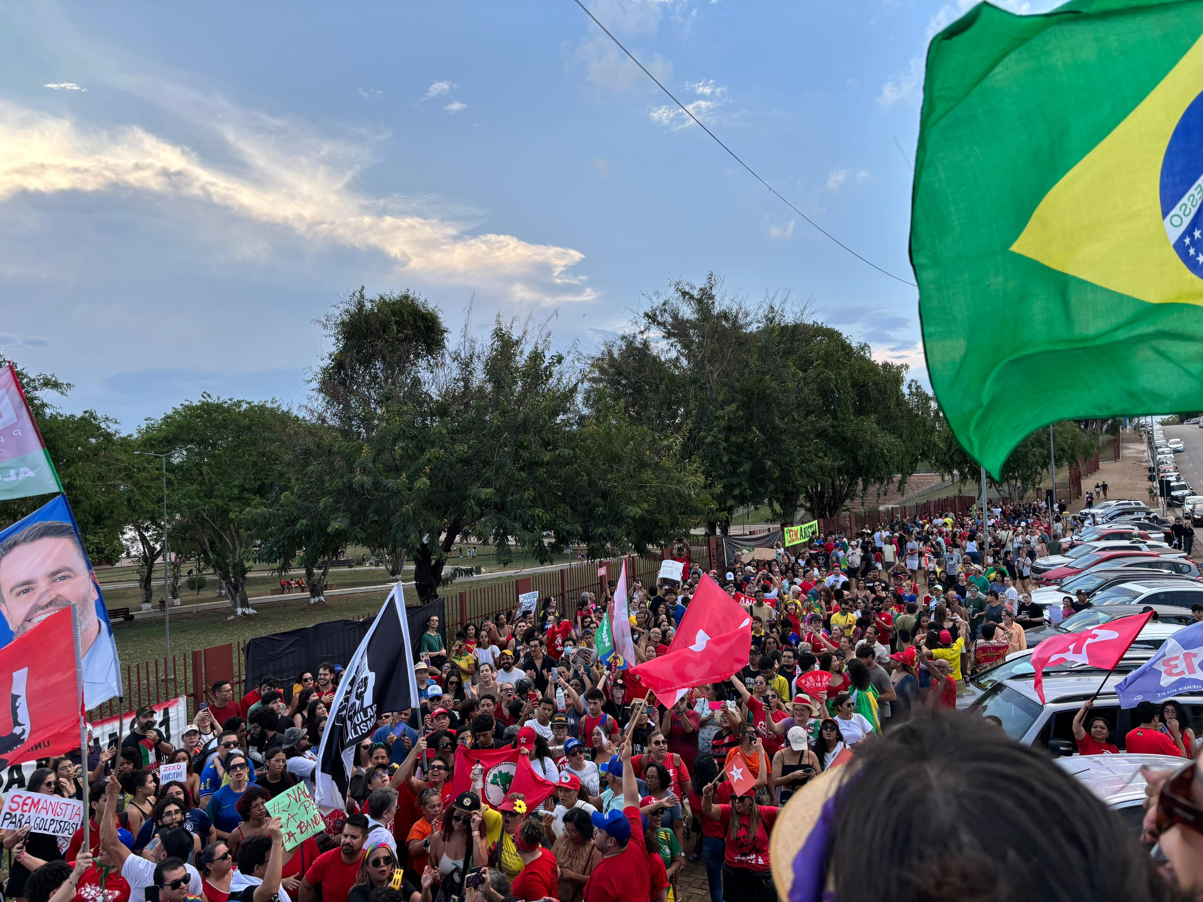 Ato contra PEC da Blindagem e Projeto da Anistia reúne manifestantes em Porto Velho