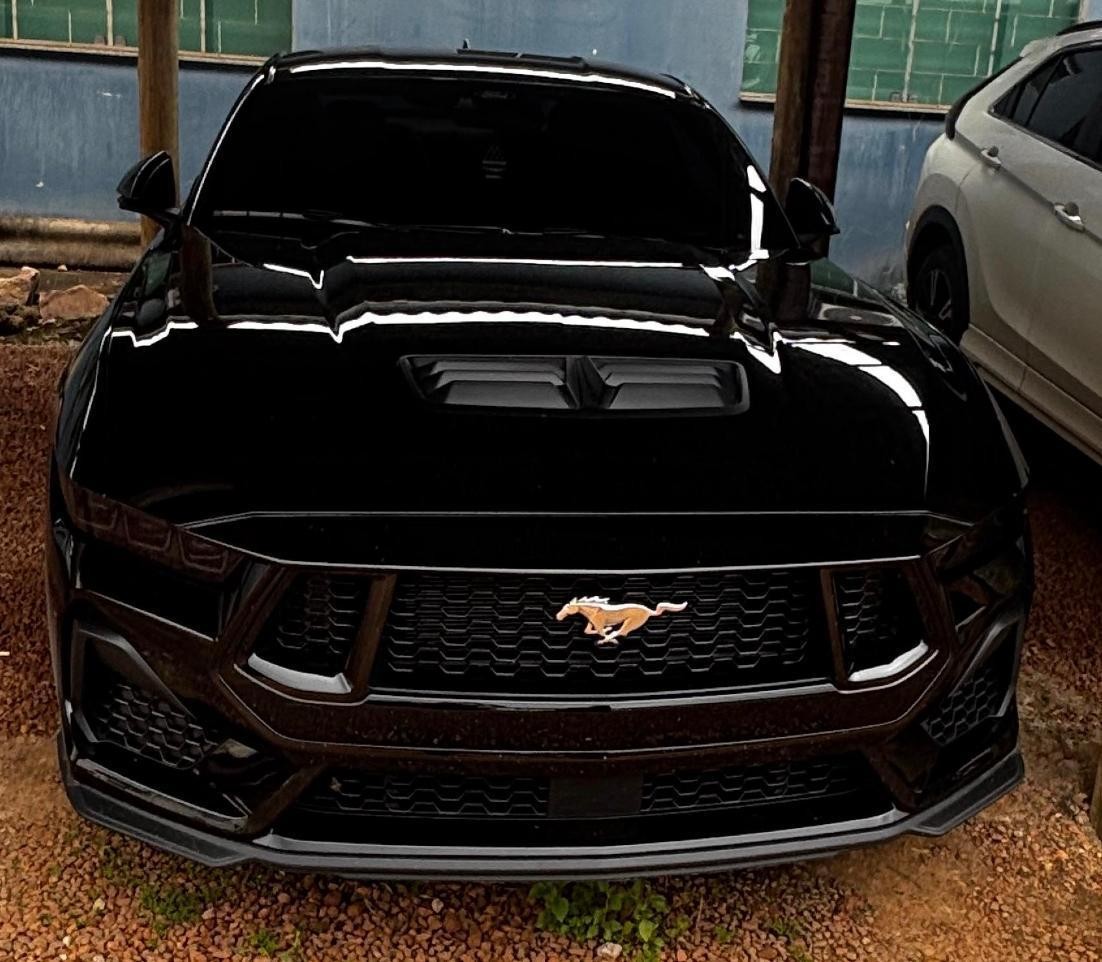 Mustang e casa de luxo: PF apreende bens de grupo que usava aviões para traficar drogas 