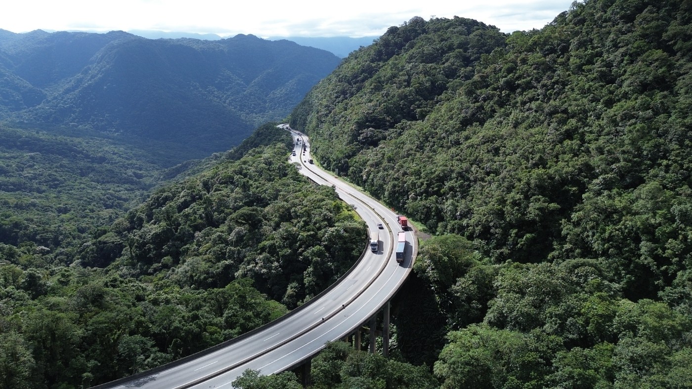EPR Litoral Pioneiro avança com obra definitiva de segurança na Serra do Mar