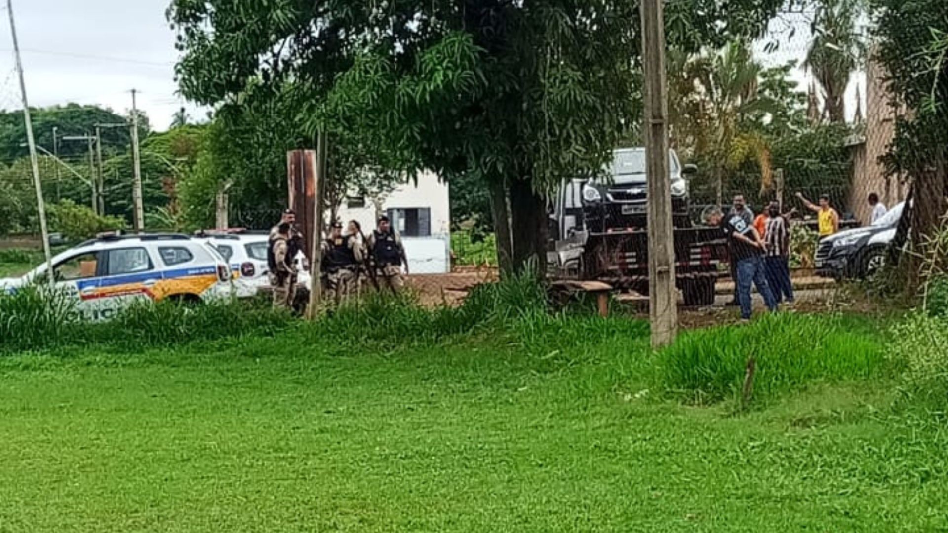 Jovem é encontrado morto dentro de carro no Bairro Daniel Fonseca, em Uberlândia