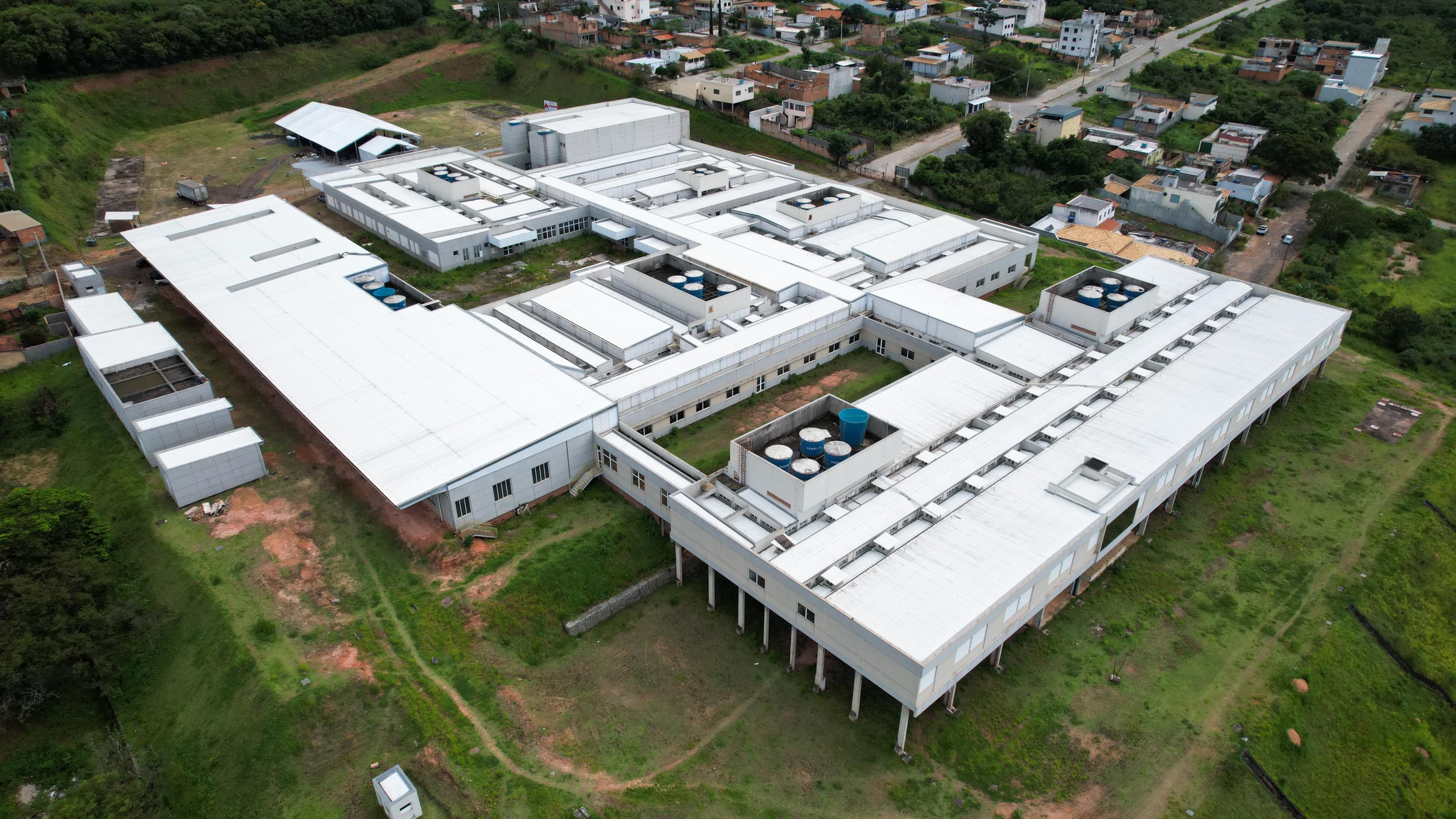 Hospital Regional em Divinópolis será doado à UFSJ; unidade está com obras paradas há mais de uma década