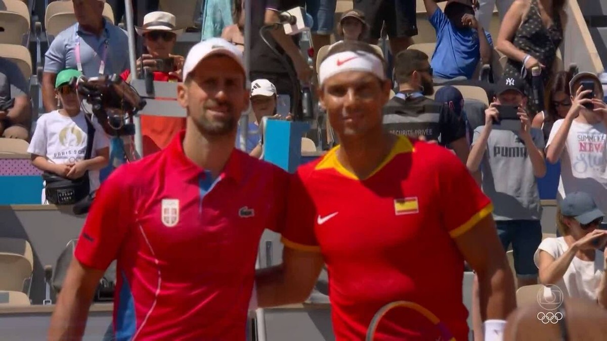 Em Paris, Djokovic vence Nadal em confronto entre os dois maiores vencedores da história do tênis masculino