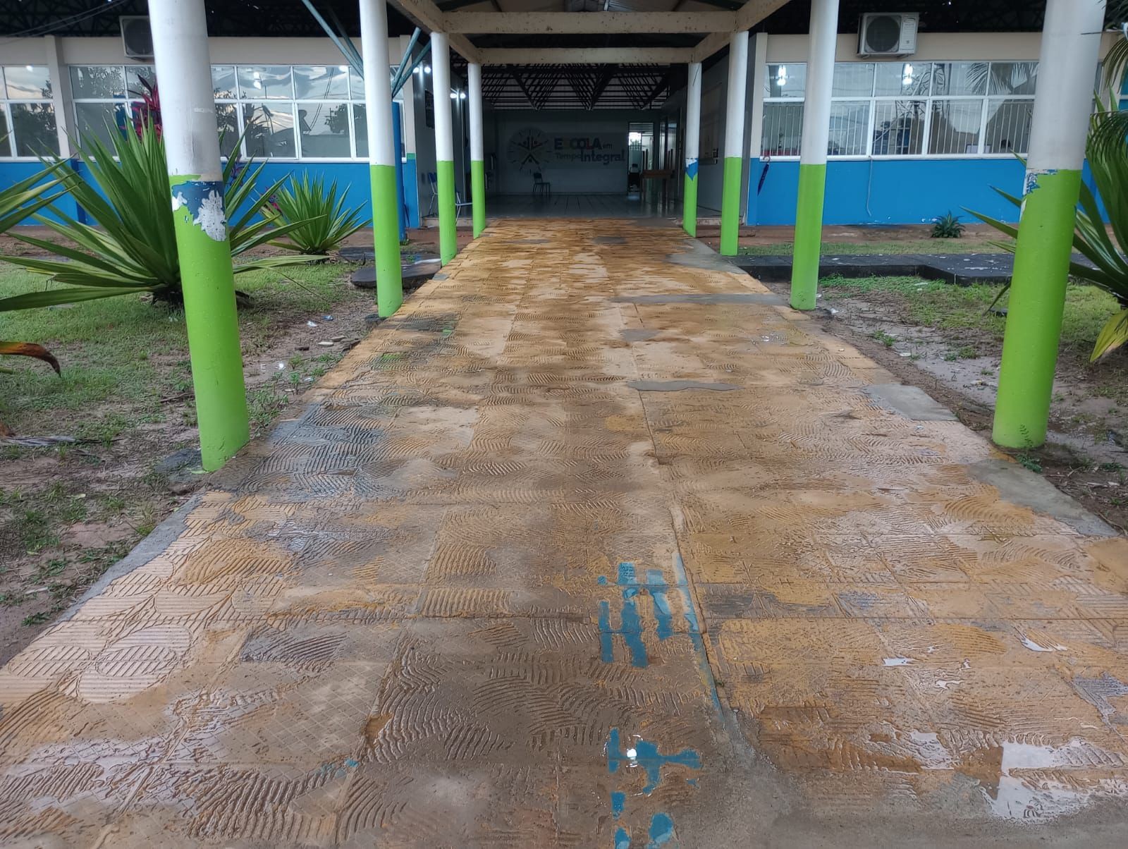 Escola estadual em São Luiz tem banheiros quebrados, infiltrações, problemas na estrutura e MP cobra reforma imediata