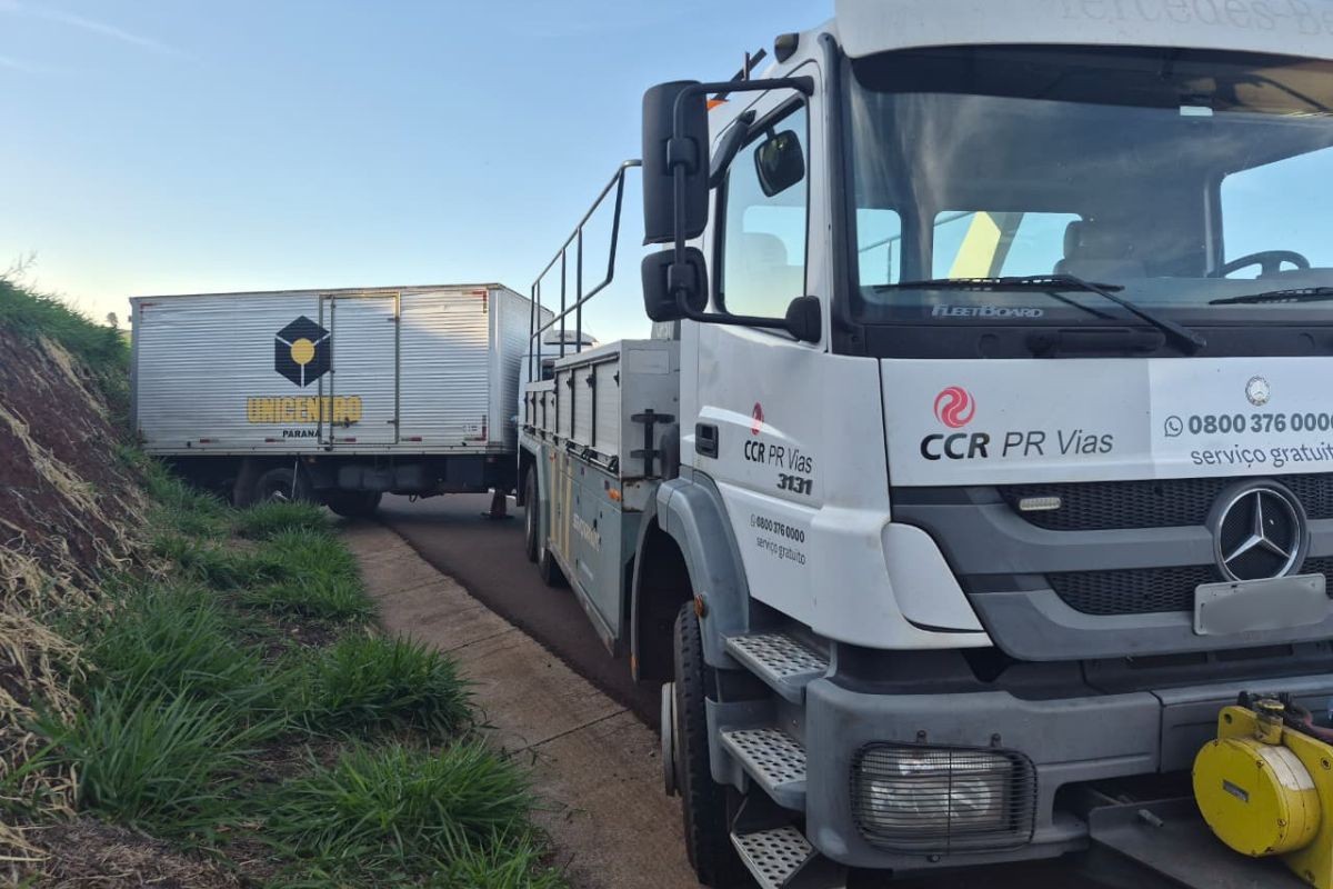 Funcionário de concessionária morre atropelado por caminhão que ele mesmo guinchava em rodovia no Paraná 