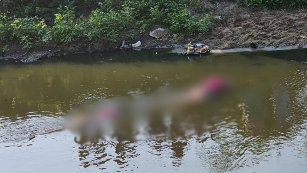 Mulheres são assassinas a tiros e  jogadas no Rio Maranguapinho, em Fortaleza. — Foto: Reprodução
