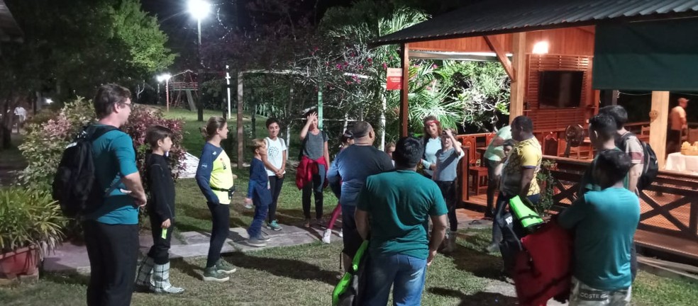 Turistas fazem imersão na Amazônia, na comunidade do Tumbira. — Foto: Divulgação