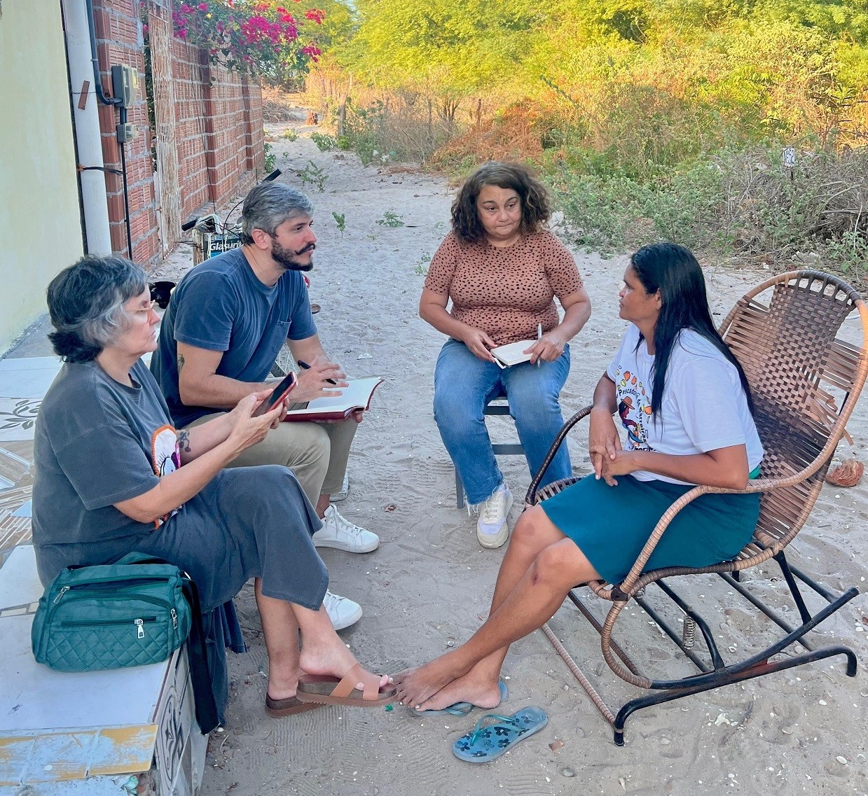 'Eu escreveria se soubesse': livro transforma relatos de potiguares privados da escrita em contos