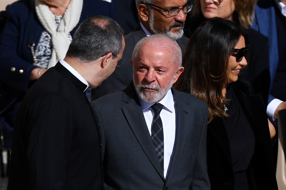 Lula na missa do funeral do papa — Foto: Kai Pfaffenbach/Reuters
