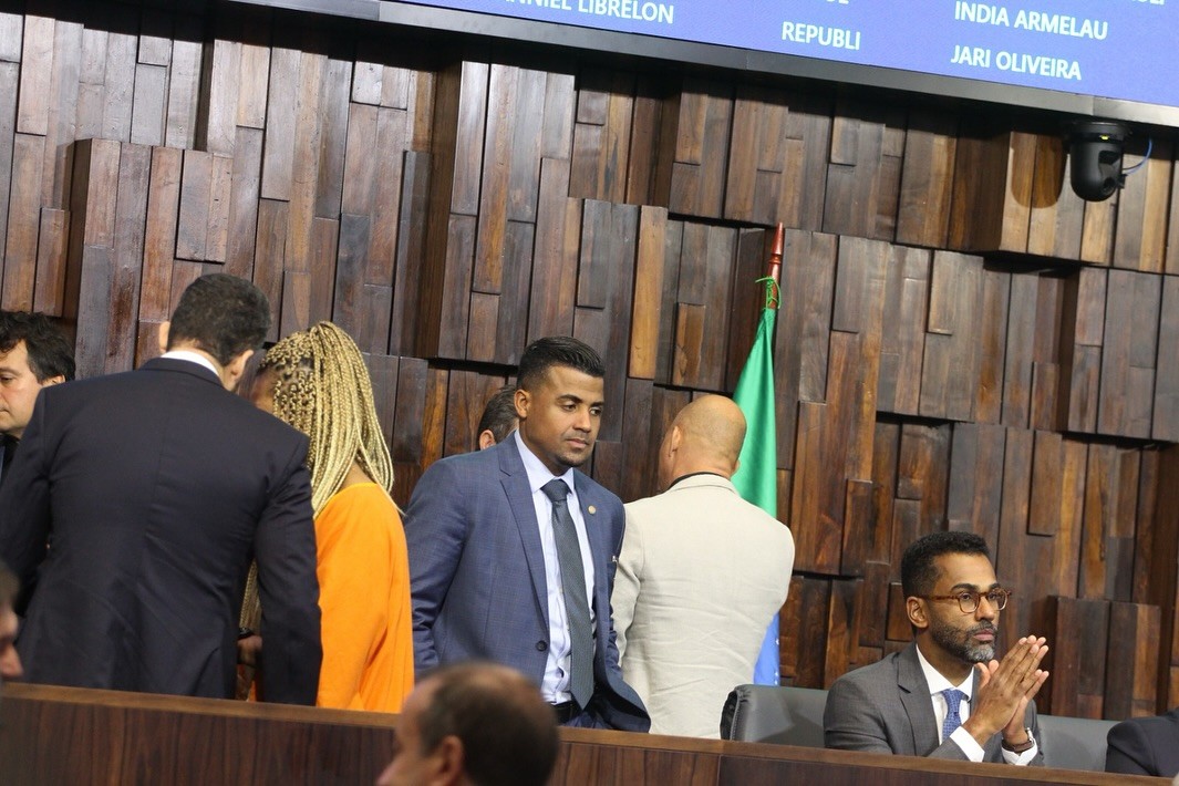 Justiça manda prender deputado estadual TH Joias por tráfico, venda de armas e outros crimes