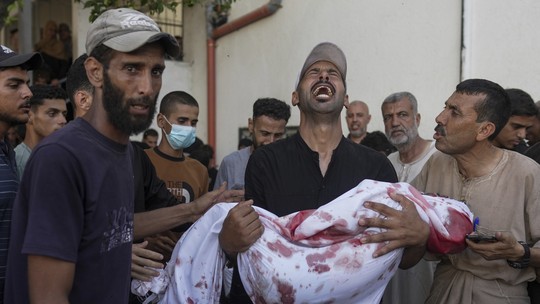 59 palestinos morrem em Gaza após ataques aéreos israelenses e disparos durante busca por ajuda - Conflito se intensifica com tiroteios durante entrega de ajuda e novos bombardeios; mortos passam de 50 em um único dia.