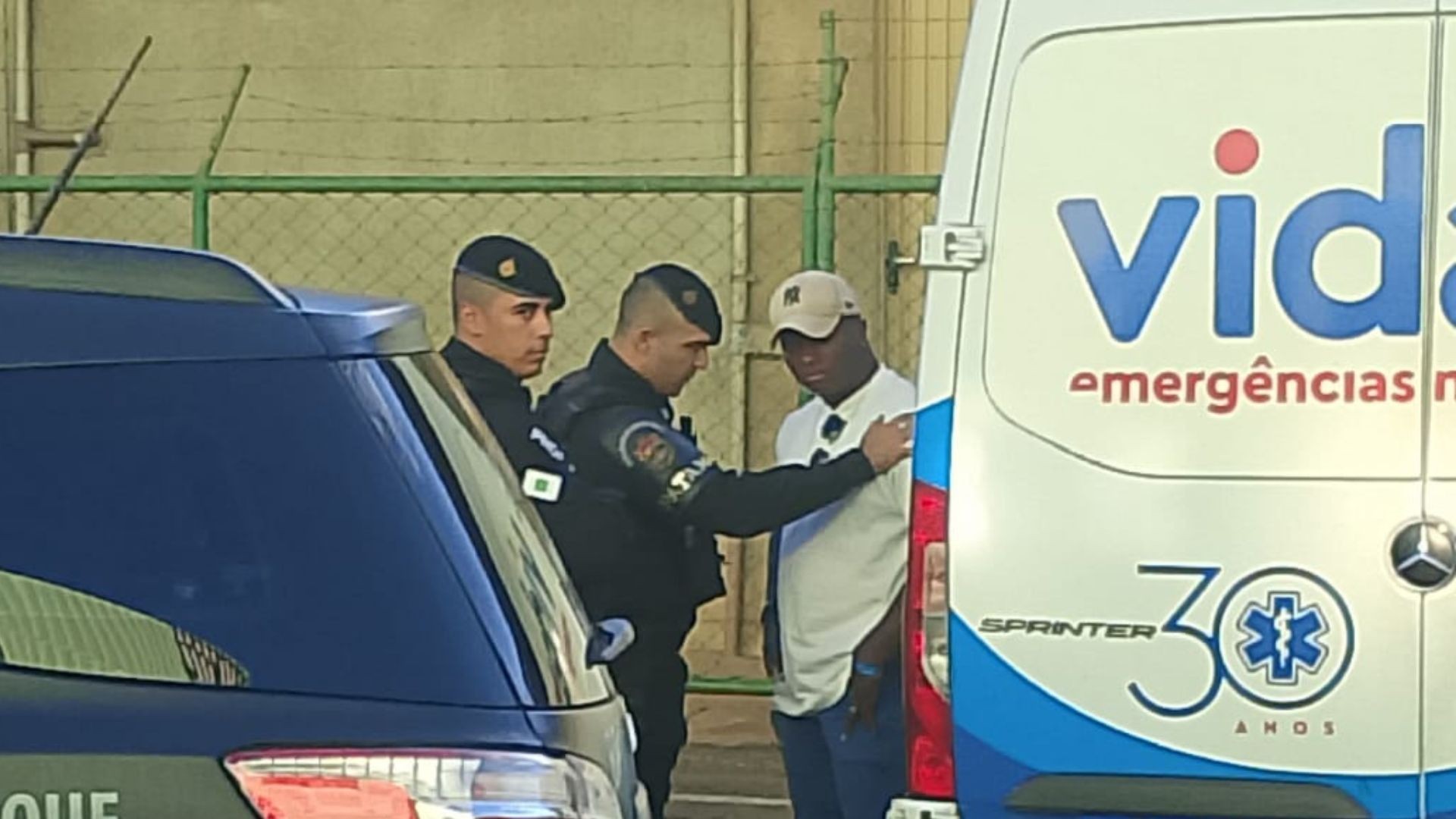 Policial militar de folga agride segurança no Hospital de Base, em Brasília; veja VÍDEO