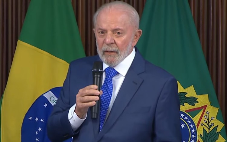 Lula diz acreditar que indicadores da economia são positivos, mesmo com cenário internacional adverso