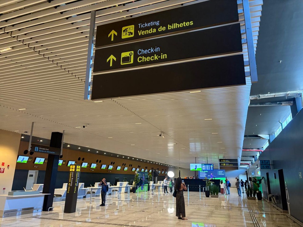 Novo terminal Aeroporto de Uberl&acirc;ndia &eacute; apresentado &agrave; imprensa e autoridades &mdash; Foto: Adreana Oliveira/g1