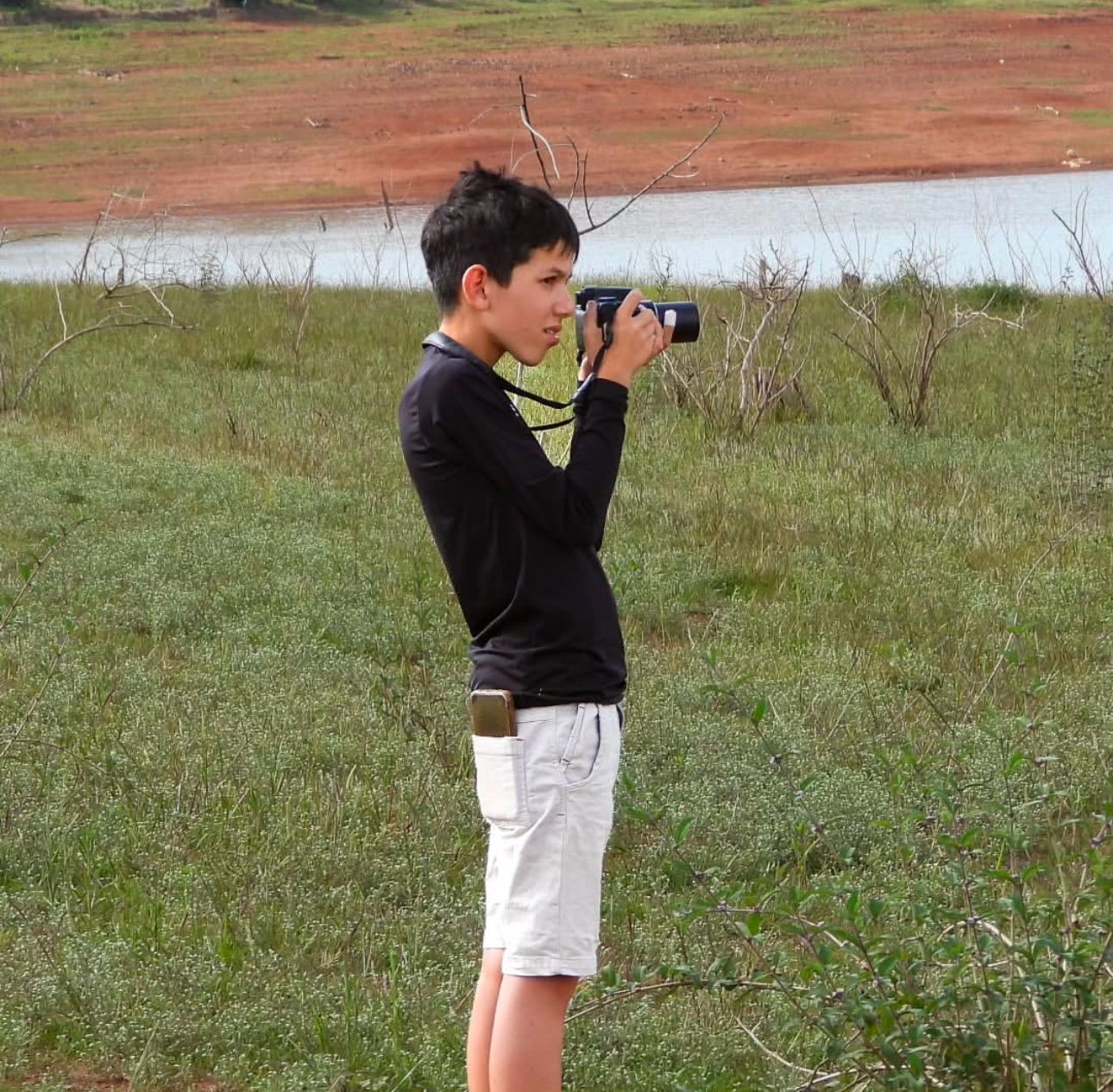 Adolescente mineiro estreita relação com natureza através da observação de aves