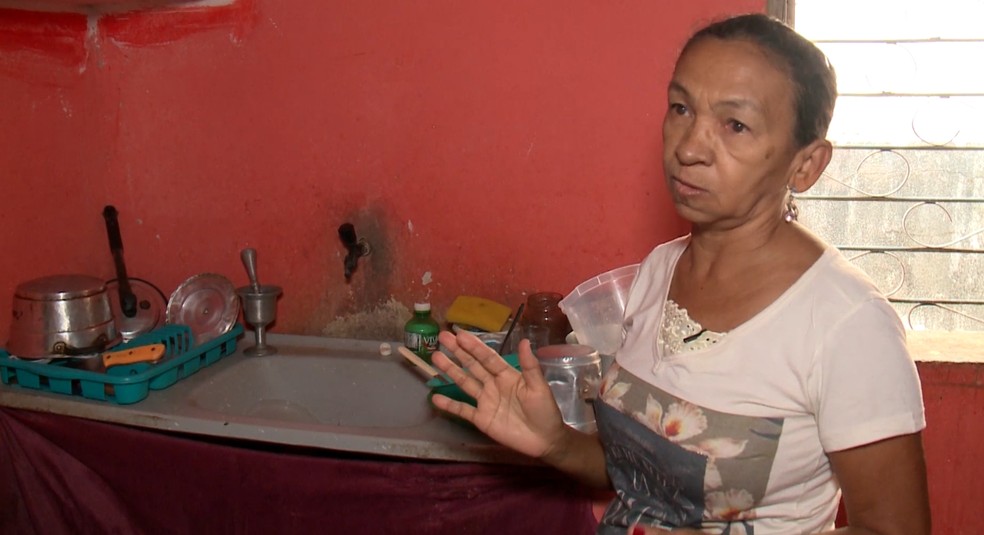 Seca no PI: famílias deixam de comprar comida para ter água em casa e dividir com animais — Foto: Reprodução/TV Clube
