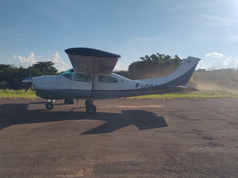 A ação foi realizada por equipes do 13º BAEP, com apoio do helicóptero Águia da Polícia Militar de Bauru (SP) — Foto: Polícia Militar/Divulgação