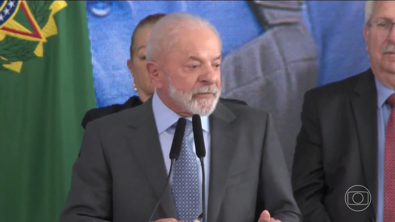Enquanto Gleisi e Haddad tentam retomar pontes com Congresso, Lula não citou presidentes em cerimônia