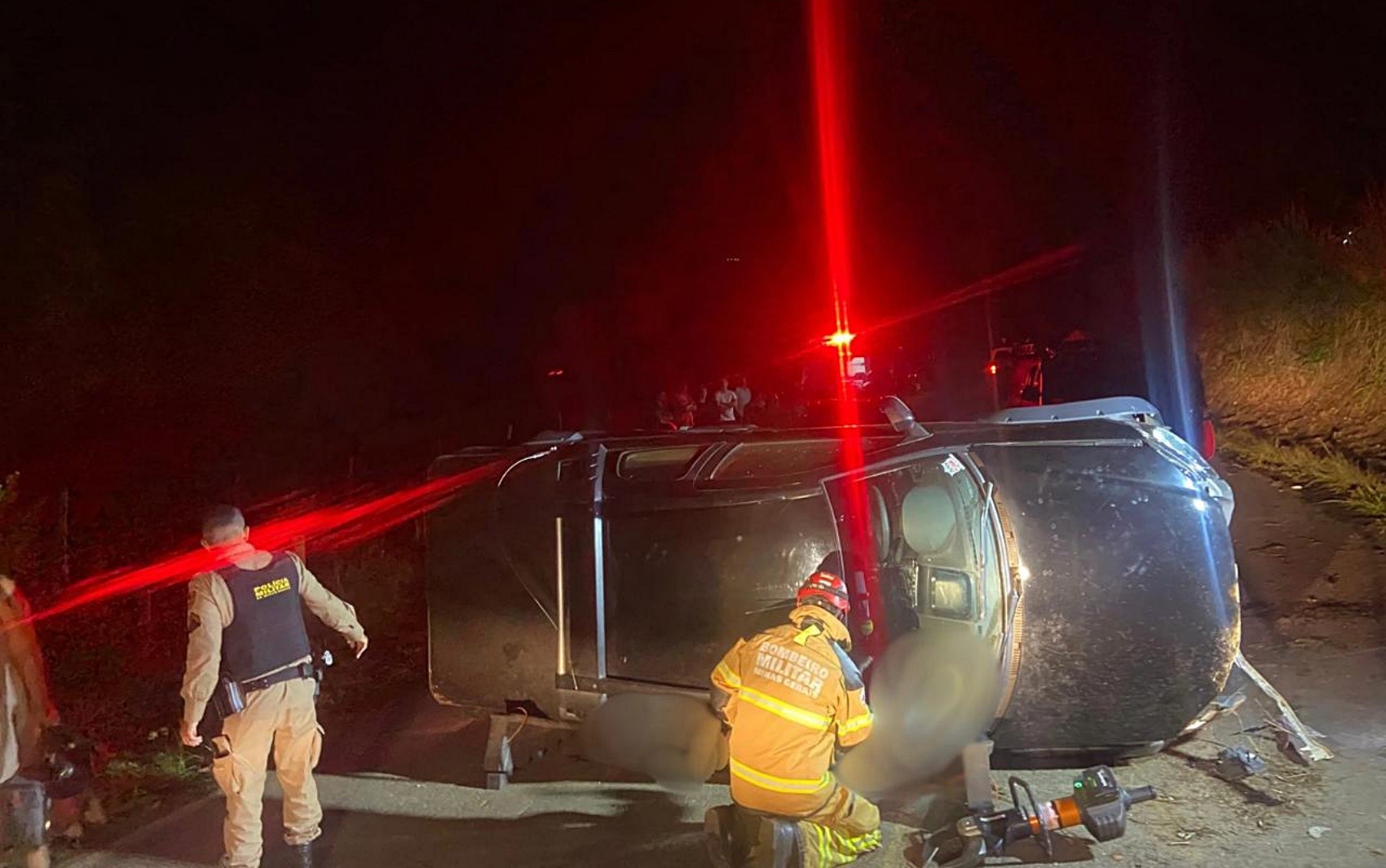 Dois homens morrem e idosa fica gravemente ferida em acidentes no fim de semana no Sul de Minas
