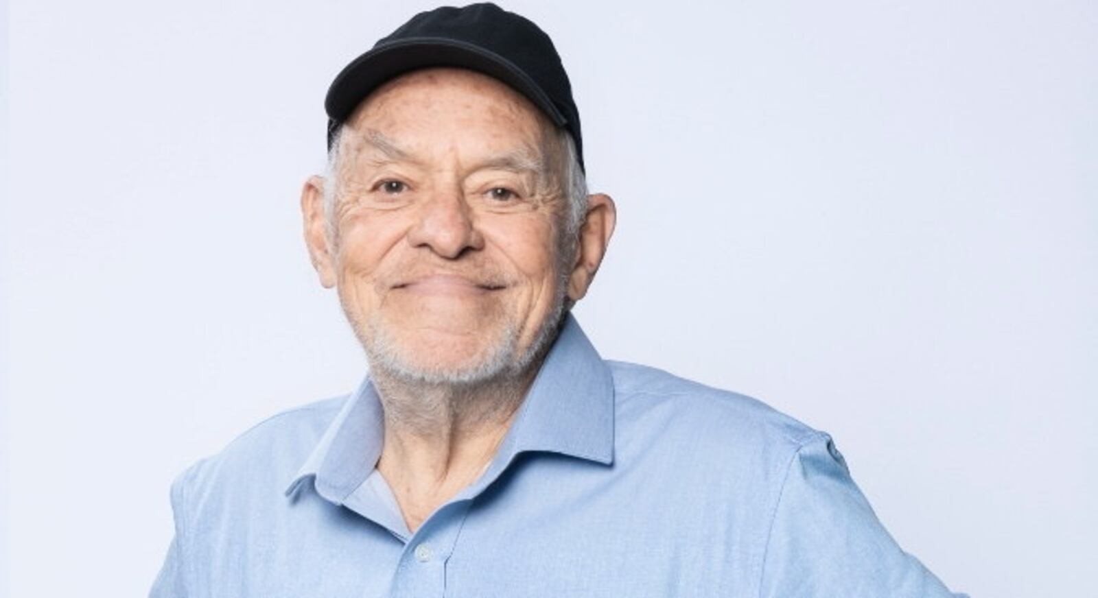 Silvio Luiz está intubado, em ventilação assistida e sob cuidados intensivos, diz boletim médico