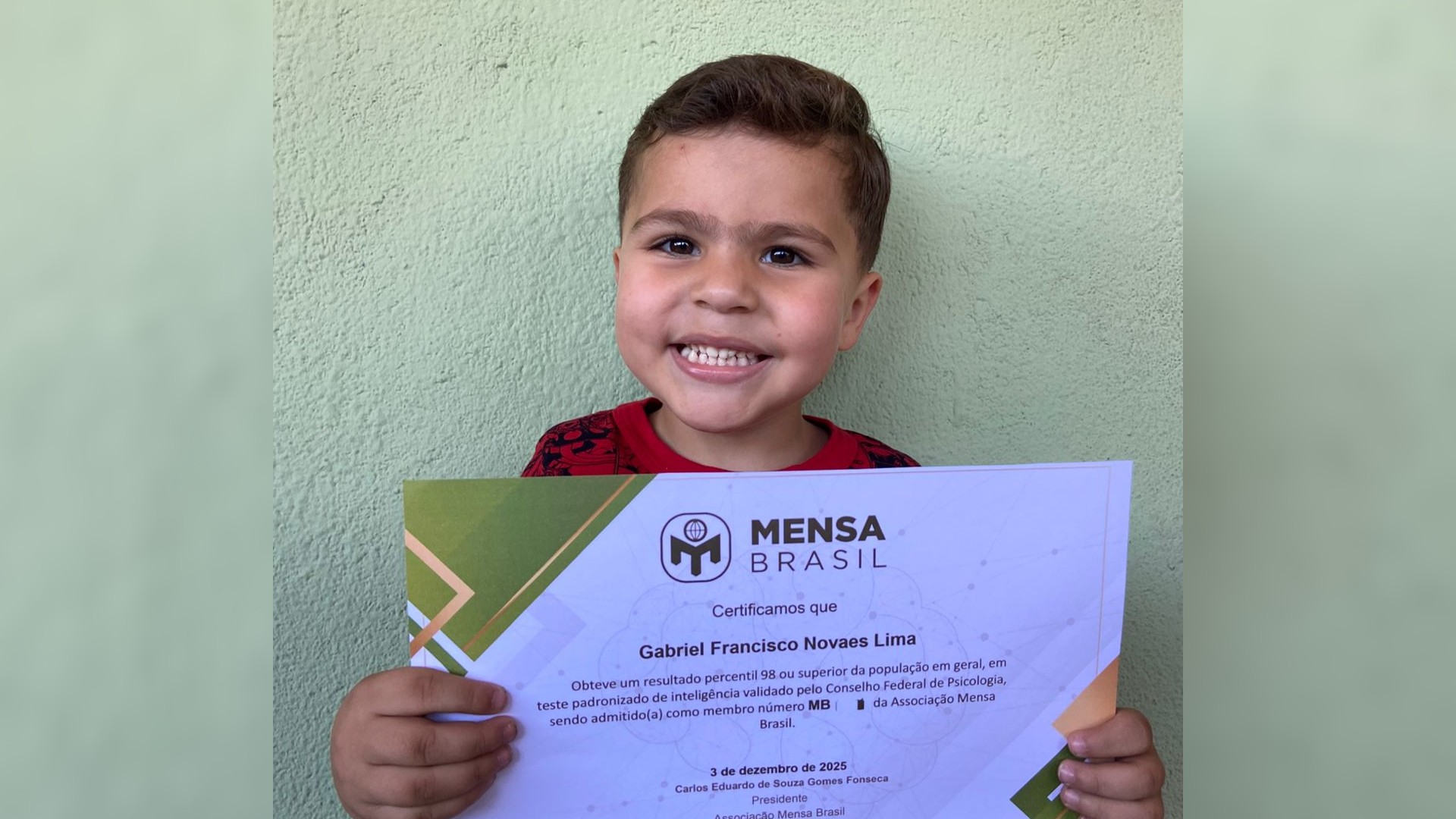 Com QI 132, menino de 3 anos que fala sete idiomas é aceito em comunidade internacional para superdotados