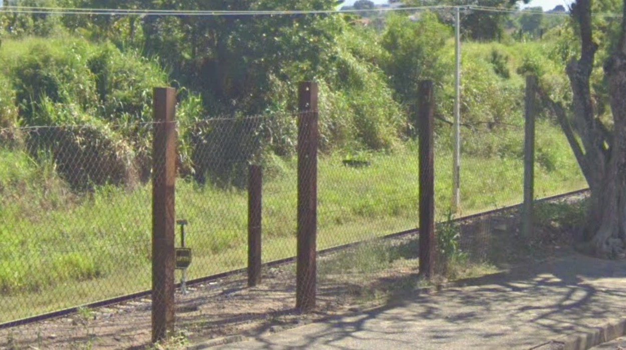 Adolescente de 15 anos morre após ser atropelado por trem em Pindamonhangaba