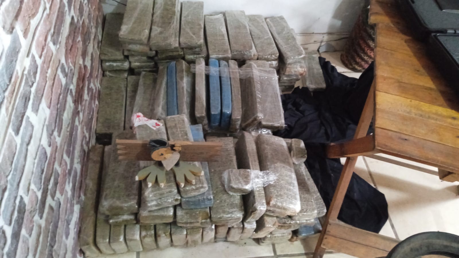 Grupo é investigado por lavar R$ 1 bilhão do tráfico de drogas em falsas vendas de colchões