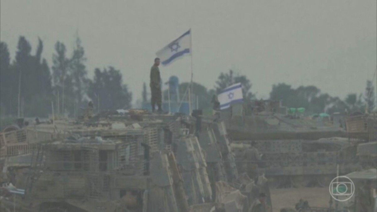 Exército de Israel faz novos avanços em uma das principais cidades da Faixa de Gaza