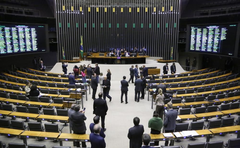 Com oposição votando em peso, câmara aprova urgência para projeto que pode dificultar aborto legal em crianças vítimas de estupro: como votaram os partidos e deputados