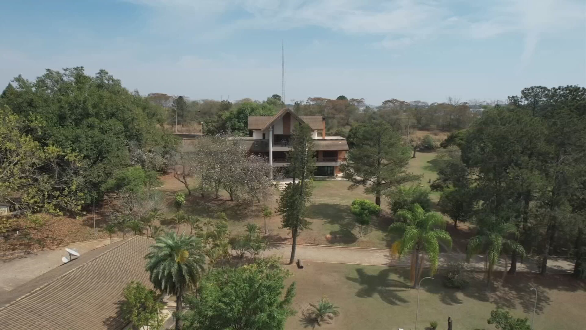 Veja imagens de fazenda de Benedito Ruy Barbosa em Sorocaba que inspirou Rei do Gado, Terra Nostra e Renascer