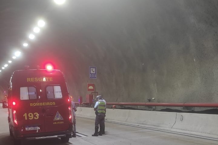 Motociclista morre em acidente em túnel da Rodovia dos Tamoios