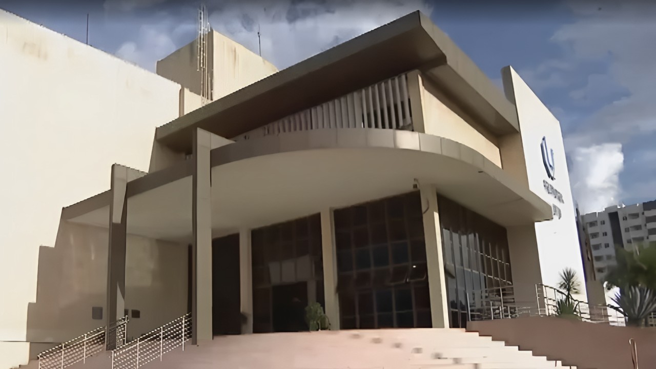 UFU demite professor investigado por desvio de bolsas da pós-graduação