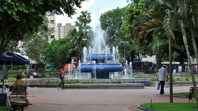 Praça Ary Coelho é fechada para manutenção e limpeza em Campo Grande | Mato  Grosso do Sul | G1