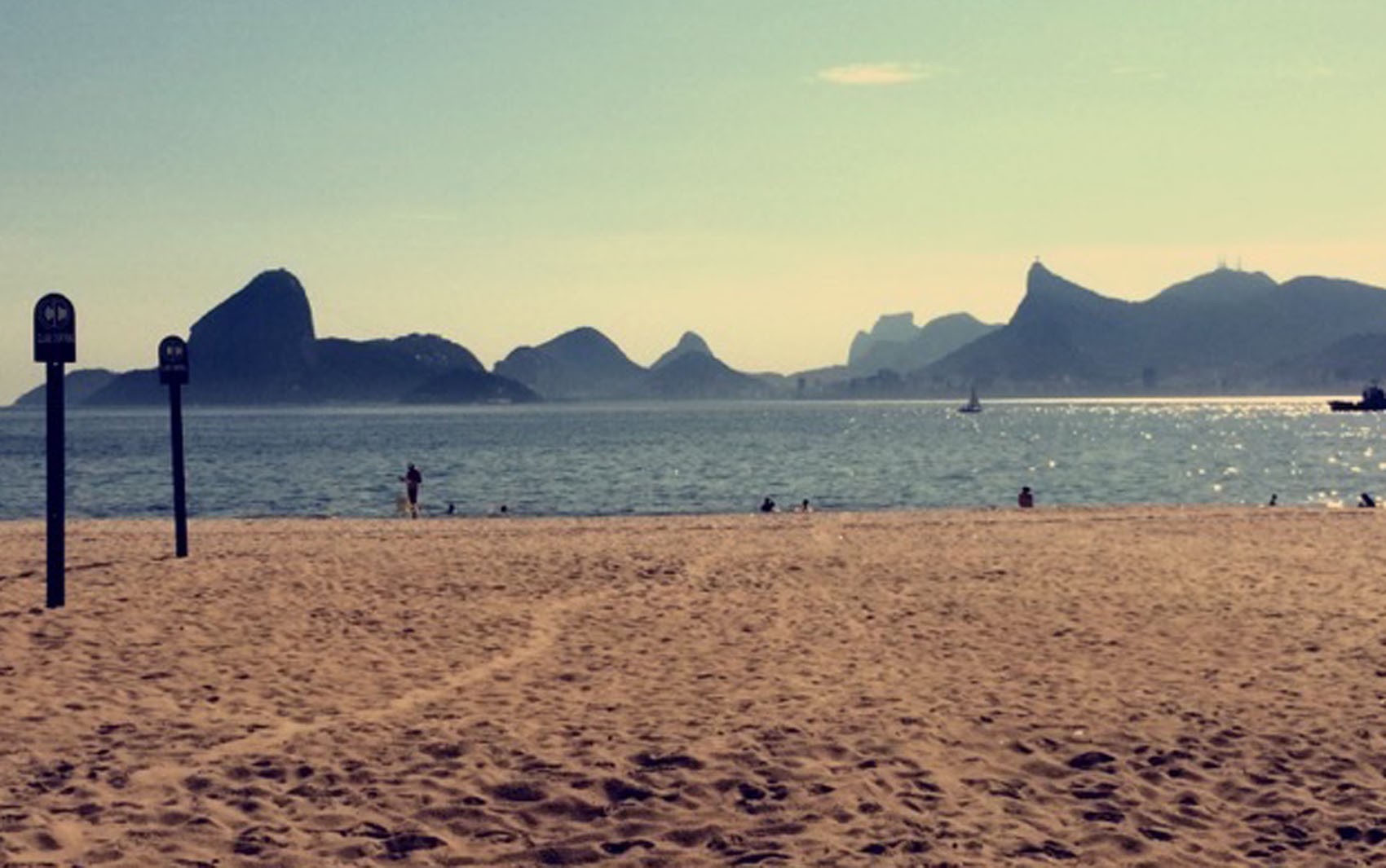 Turista norte-americana é esfaqueada durante tentativa de assalto em Niterói