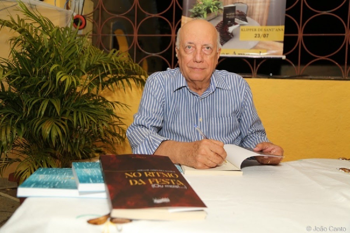 Morre Ademar Ayres do Amaral, escritor e fundador da Academia Artística e Literária de Óbidos
