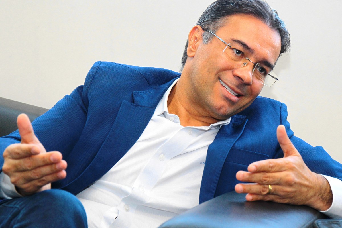 Ex-prefeito de Cubatão é denunciado por estuprar servidora em banheiro no aniversário dela