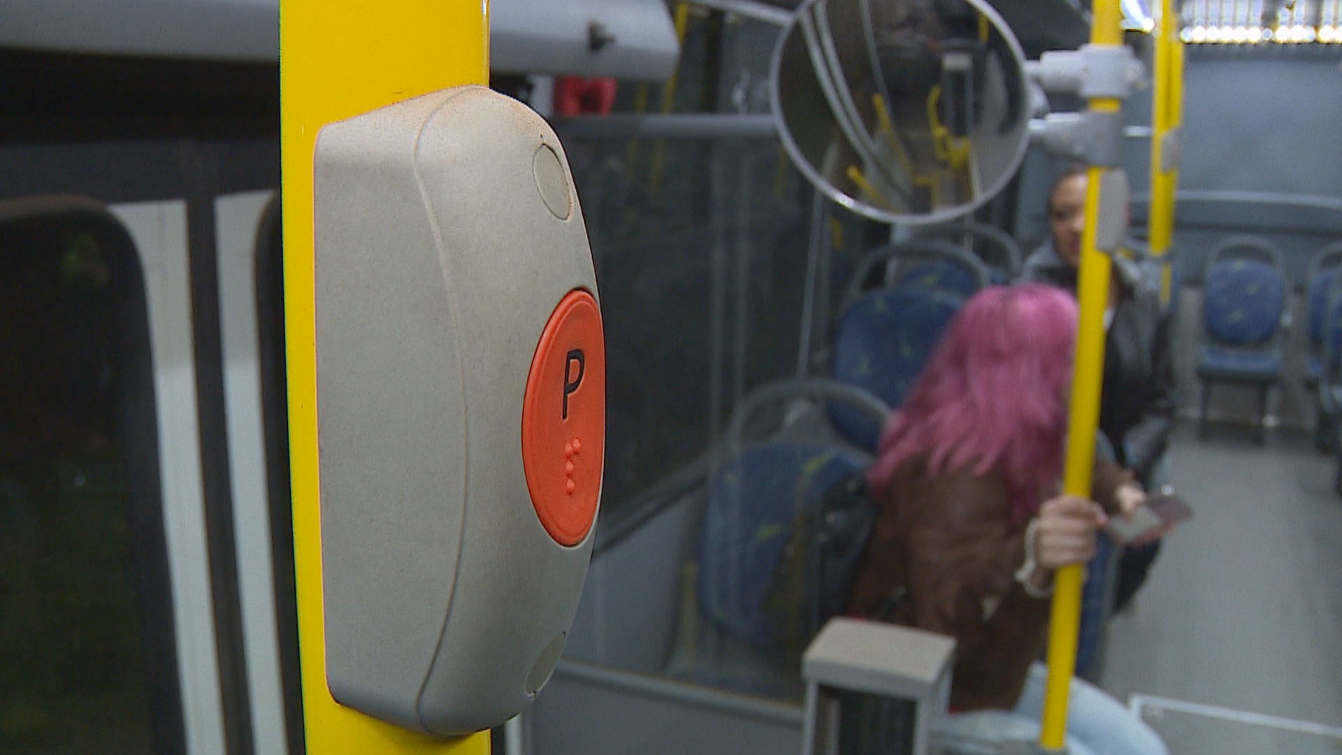 Conheça lei de cidade do RS que permite desembarque fora do ponto de ônibus para mulheres à noite