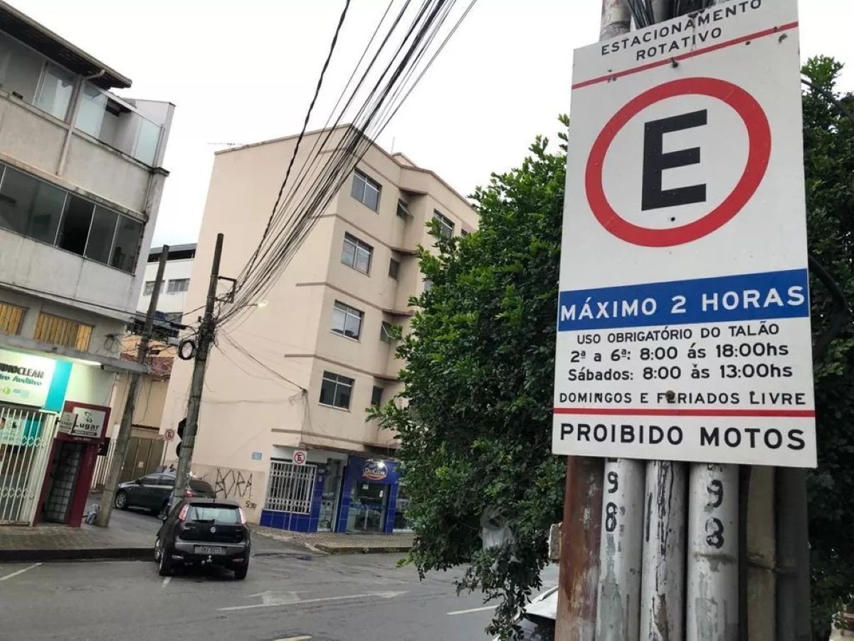 Motoristas de aplicativo terão 2 horas de isenção no estacionamento rotativo de Divinópolis