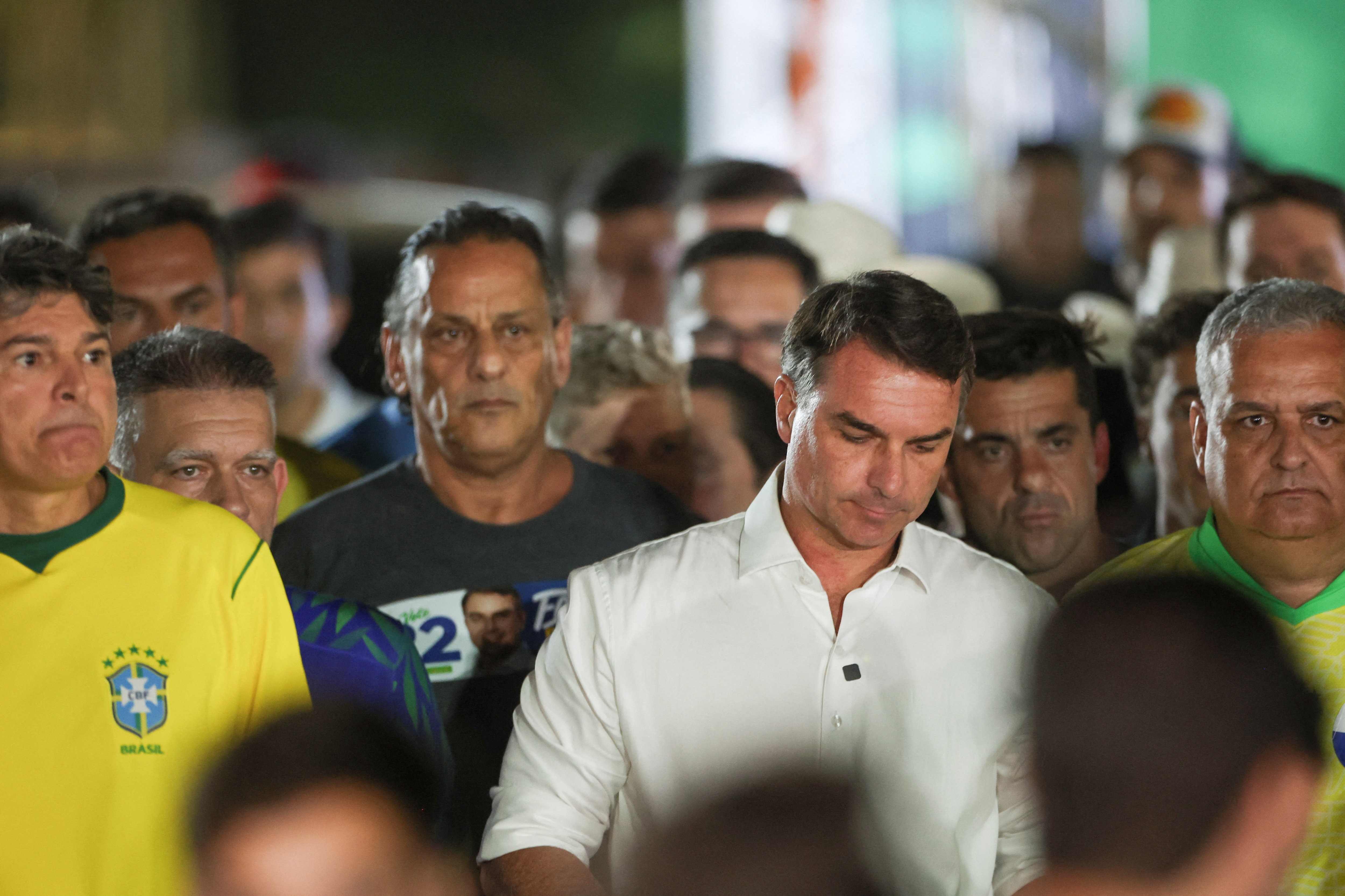 TSE desmente Flávio Bolsonaro e diz que fiscais do PL não foram retirados de 'sala-cofre' do tribunal