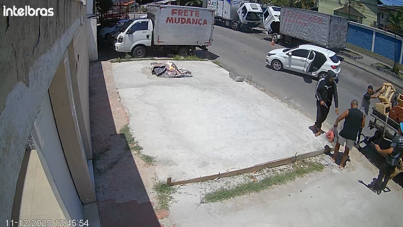 Cantor Gilmar PQD, do grupo 'Os Morenos', é assaltado na porta de casa, na Taquara; VÍDEO 