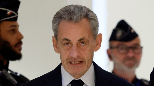 As ligações com Khadafi que levaram ex-presidente francês Nicolas Sarkozy a ser condenado a 5 anos de prisão - Tribunal considerou ex-presidente francês culpado de conspiração criminosa por ter recebido milhões de ex-líder líbio em troca de ajuda para melhorar imagem internacional de Khadafi.