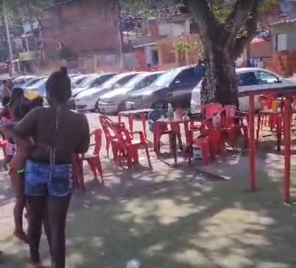 Bairro de Paripe, na região onde os três homens e um bebê foram mortos a tiros neste domigo (20), em Salvador — Foto: Reprodução/Redes Sociais