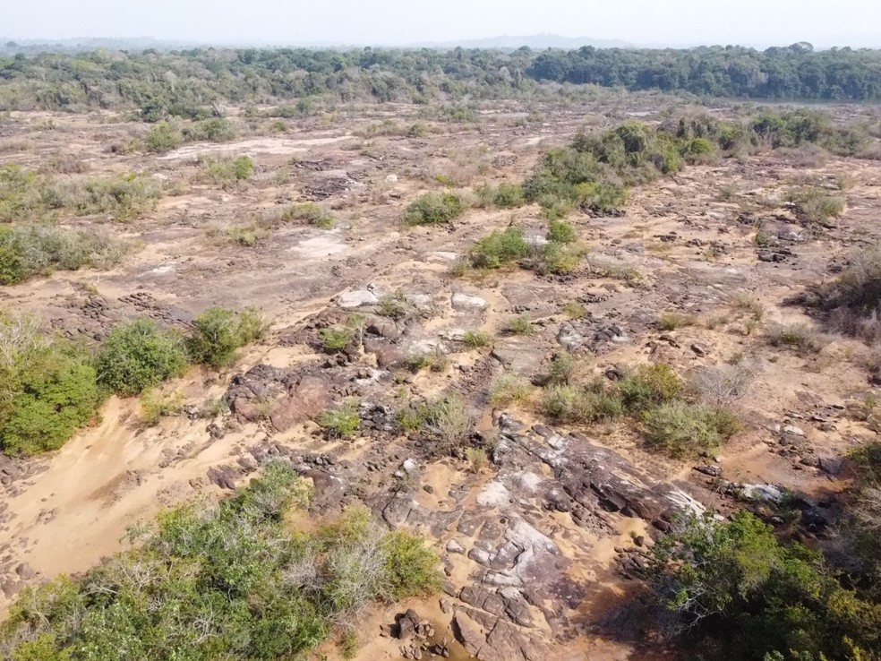 Trecho do rio Xingu e seu afluente, o rio Iriri, sofrem com seca. — Foto: Josiel Juruna / Arquivo Pessoal
